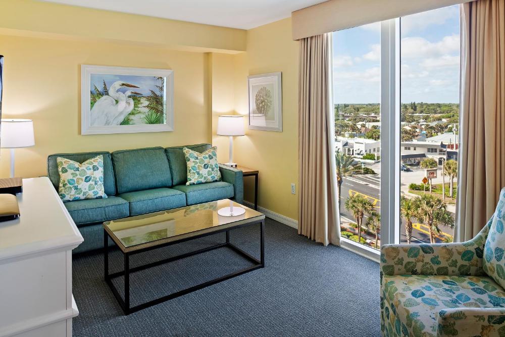 One-Bedroom Apartment with City View interior